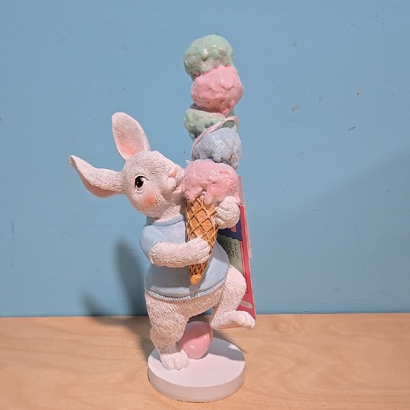 Charming Rabbit Figurine with Ice Cream Cone - Picture 1 of 3